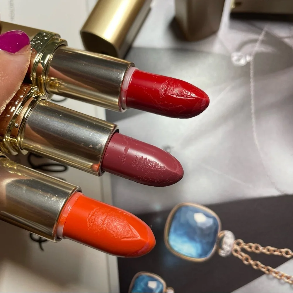 L'Oreal Gold Lipstick Set